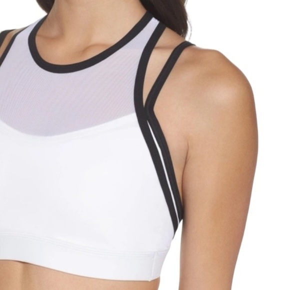 NWOT Reebok High Impact Hero Strong Wire Free Sports Bra in Chalk Size Medium - Picture 2 of 16